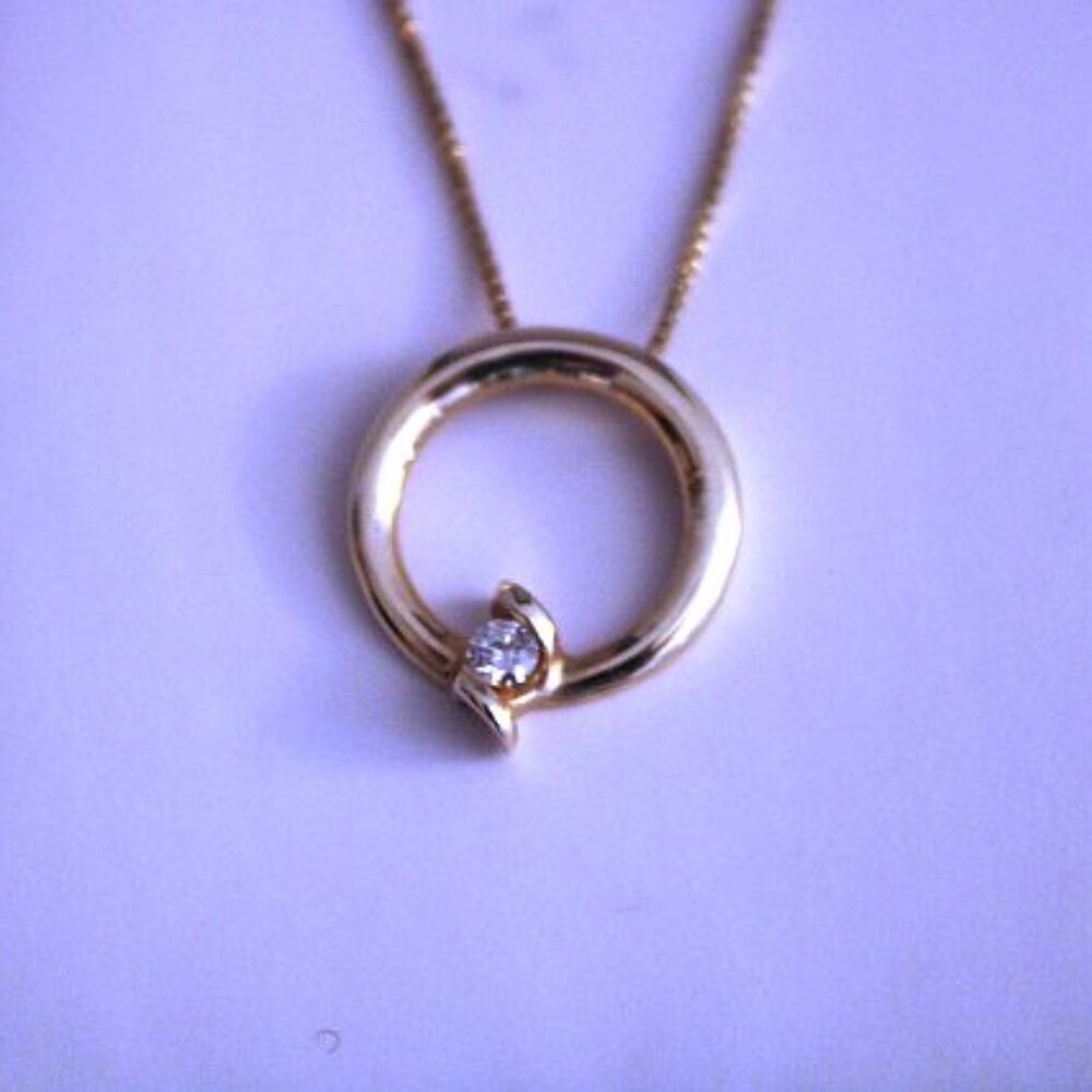 Rogers & Hollands Danecraft Italy 925 Round Pendant with Diamond Necklace